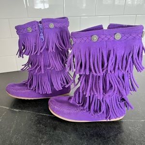 Girls size 1 Minnetonka Moccasins